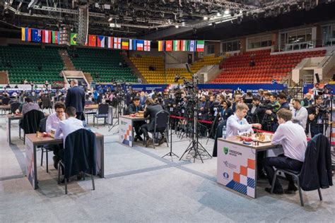 Magnus Carlsen and Bibisara Assaubayeva win the .